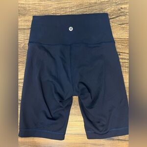 Lululemon Wunder Train High Rise Short 8"